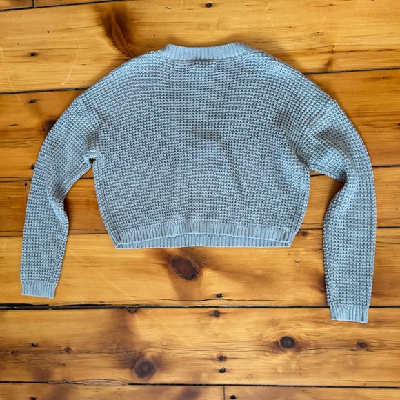 Aeropostale Shaker Stitch Cropped V-Neck Sweater - Picture 2 of 2